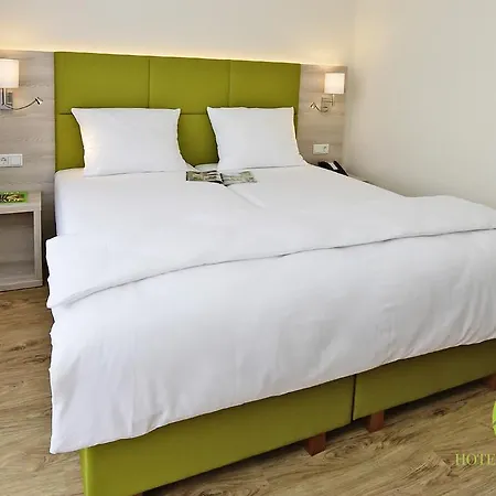 فندق Am Kurpark 4*